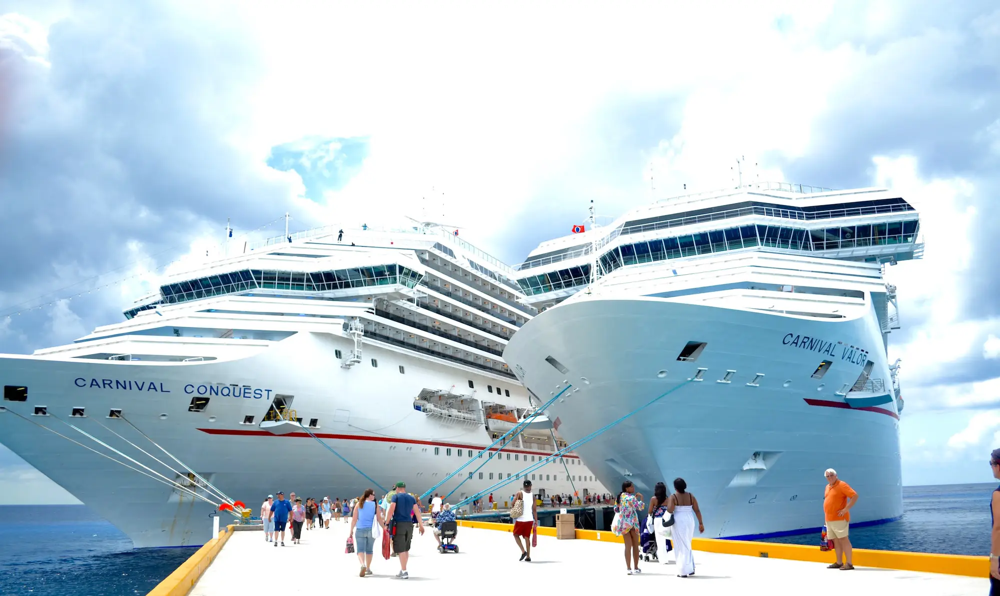 Top 5 Must-Have Features in a Digital Wallet App for the Cruise Line Industry